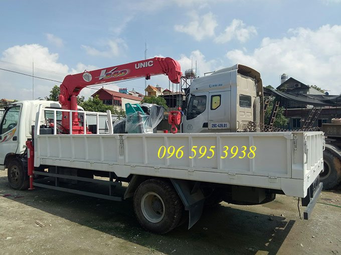 ollin 700b gắn cẩu unic 3 tấn